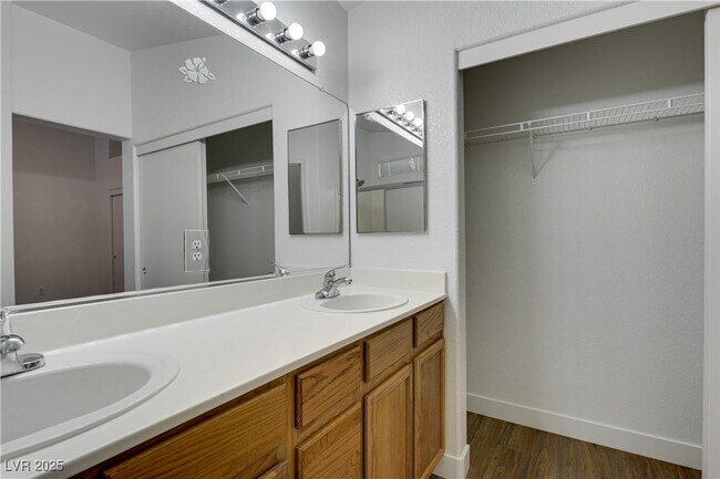 Building Photo - 10046 Catseye Cove Ct