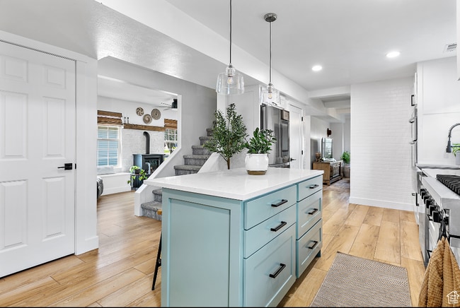 Building Photo - 72 N 920 W