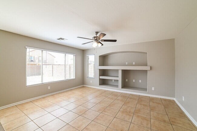 Building Photo - 11809 W Belmont Dr