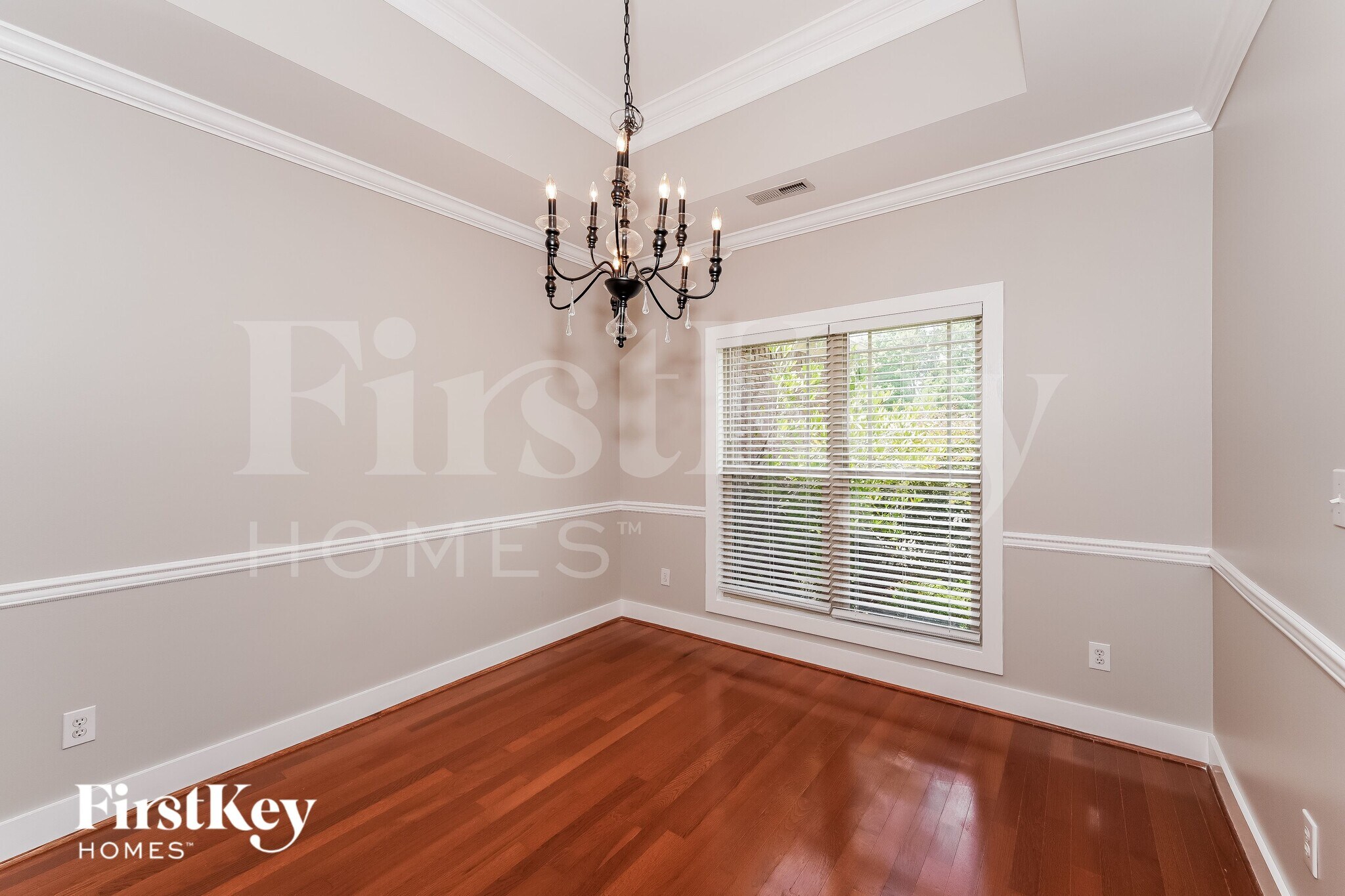 Building Photo - 15 Field Ln