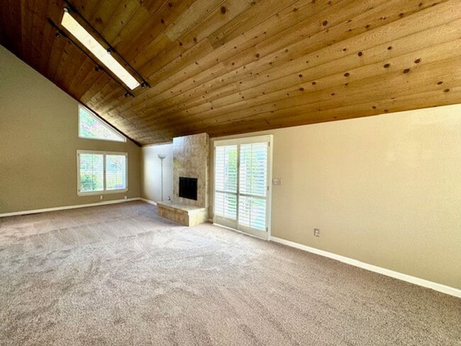 Building Photo - Wonderful 2 story home in Walnut Creek nea...