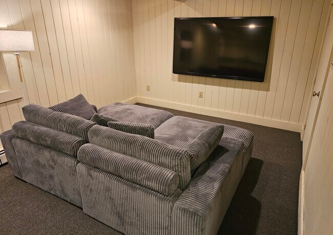 Building Photo - 15 Lake Ave