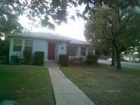 Building Photo - 2931 Cedar St