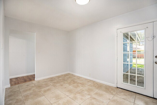 Building Photo - 6709 Fairway Dr