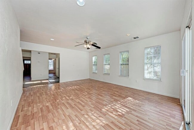 Building Photo - 3106 King St