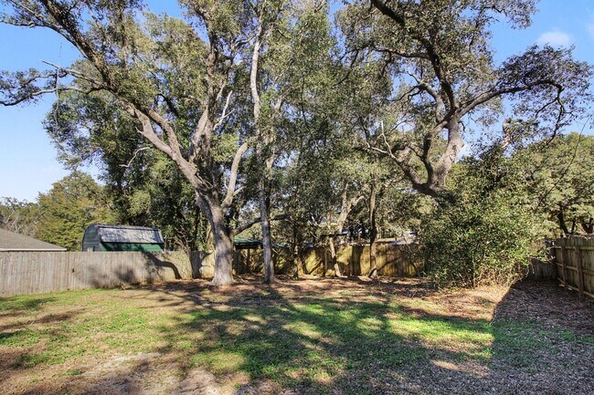 Building Photo - 5230 Richburg St