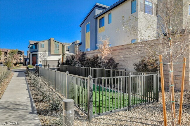 Building Photo - 3354 Via Strada St