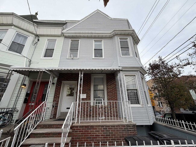 Primary Photo - 600 17th St