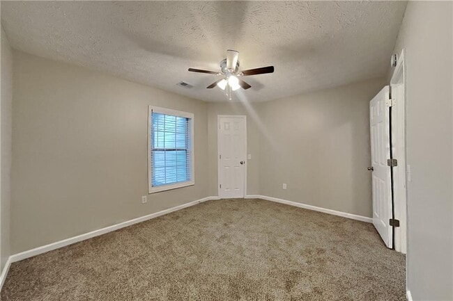 Building Photo - 1464 Claredon Dr NW