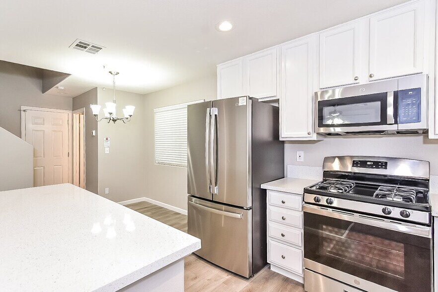 Building Photo - 3214 Sunrise Cove Ave