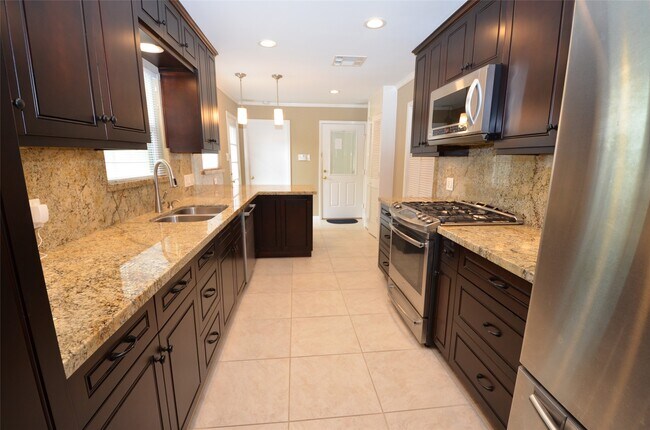 Building Photo - 4009 Nenana Dr