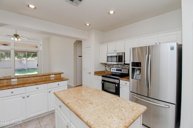 Building Photo - 1375 W Musket Way