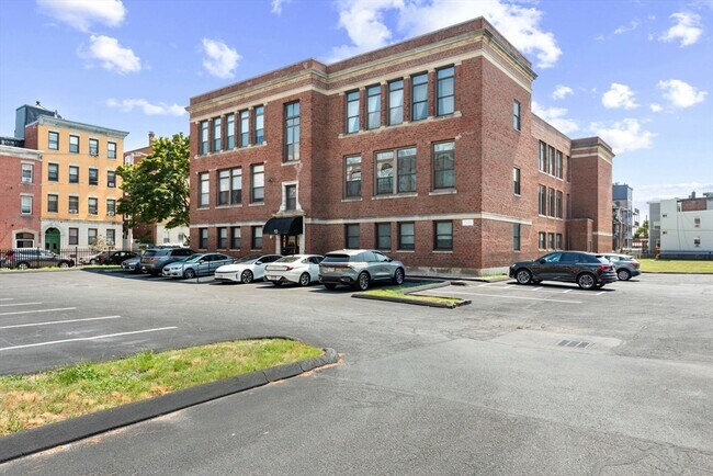 Building Photo - 72 Lubec St