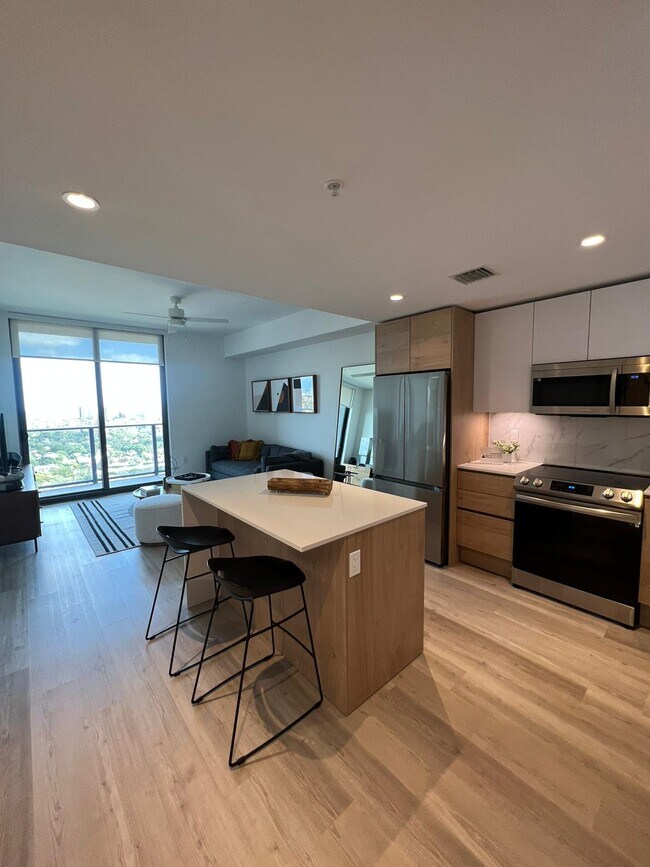 Building Photo - 2972 SW 38th Ave