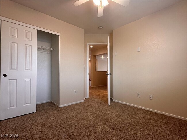 Building Photo - 2586 Highland Cliff Dr