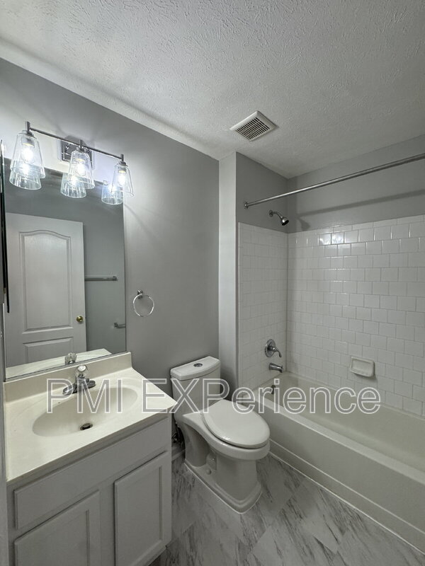 Building Photo - 8931 Town Center Cir