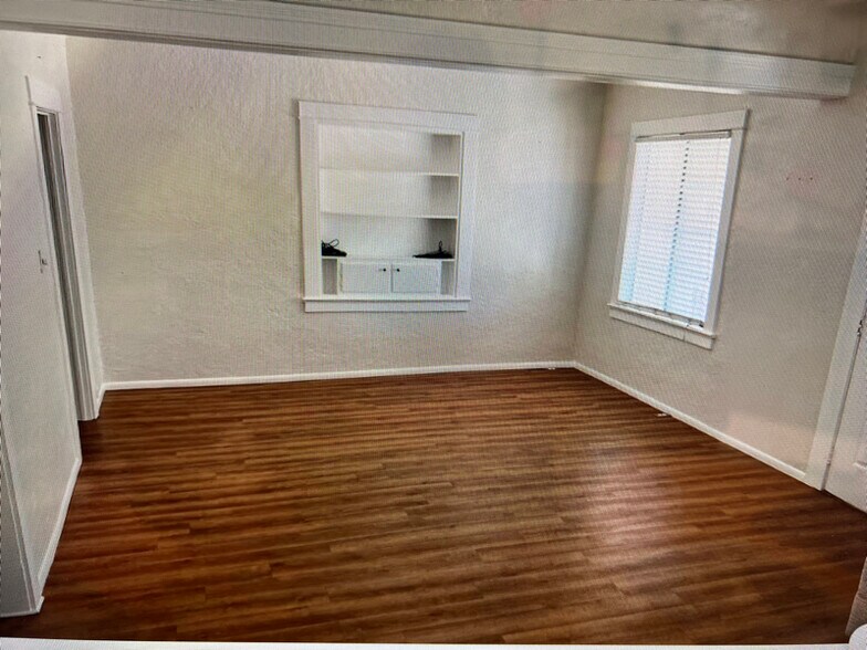 Building Photo - 538 E Colter St