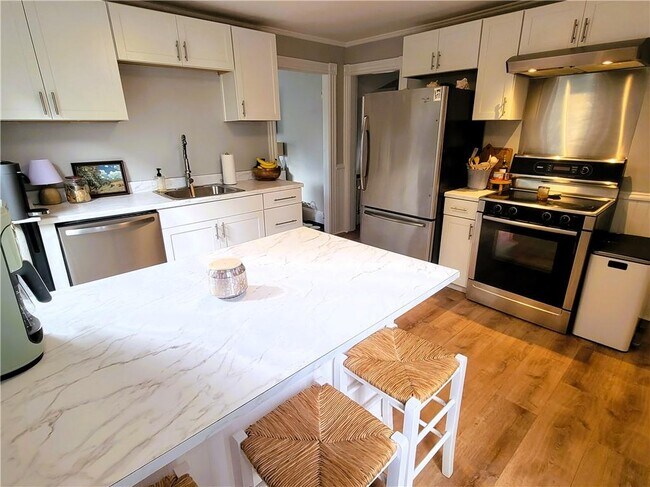 Building Photo - 22 Annandale Rd