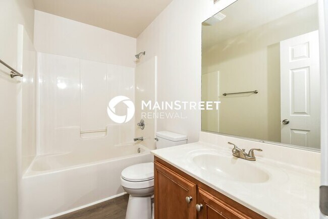 Building Photo - 3 Bedroom Pet-Friendly Home in GREENSBORO,...