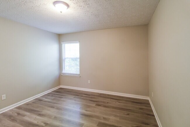 Building Photo - 1120 Eatonton Way