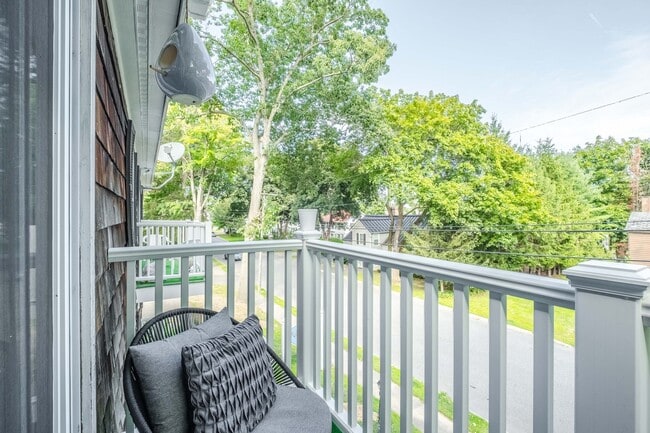 Building Photo - 26 Chestnut Street