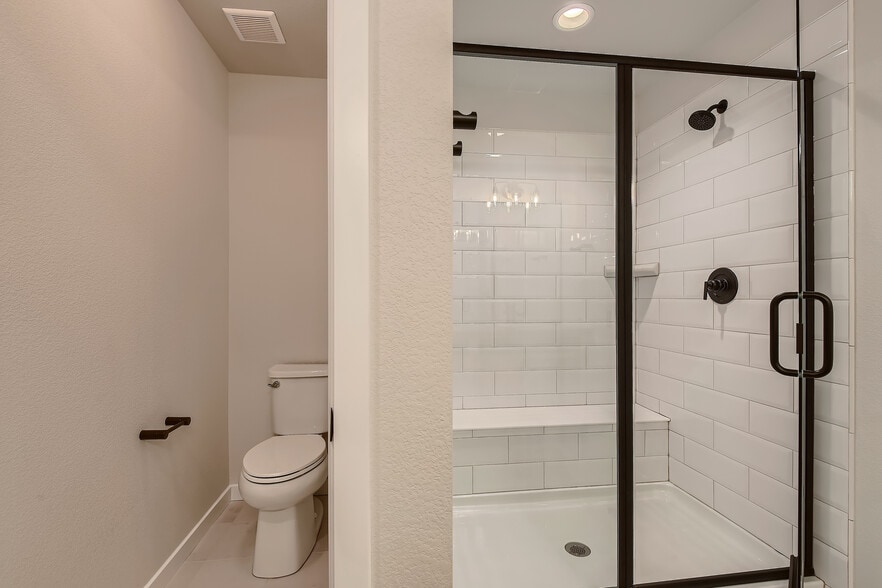 Master Bath - 6370 Mirth Ter