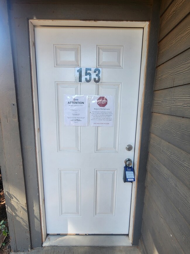 Building Photo - 1 bed 1.5 bath at Sagewood Condominiums, 2...
