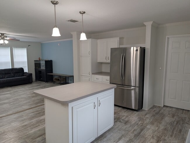 Building Photo - 6806 Pearson Ln