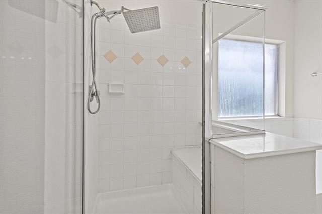 Building Photo - 3805 Wellington Dr