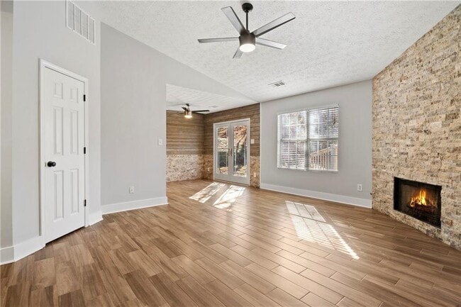 Building Photo - 1245 Hillcrest Glenn Cir