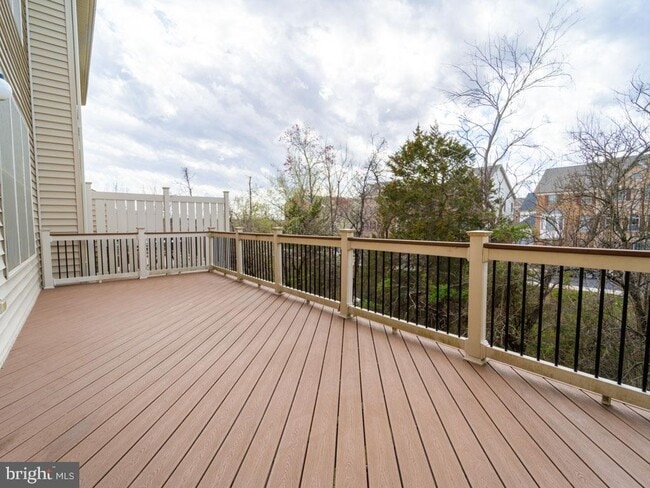 Building Photo - 22595 Windsor Locks Square