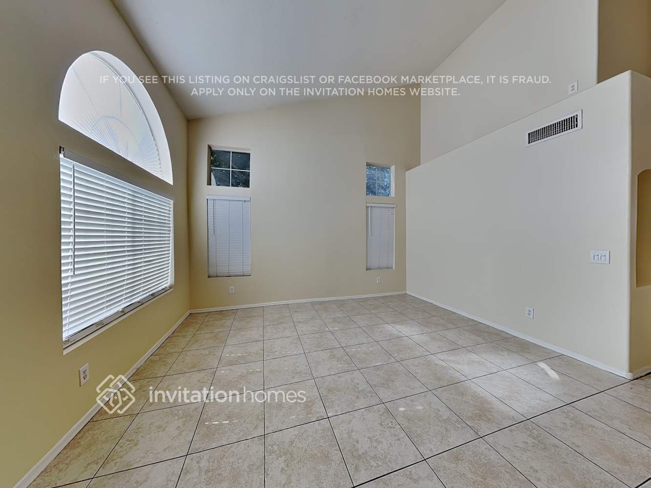 Building Photo - 9728 W Sunnyslope Ln