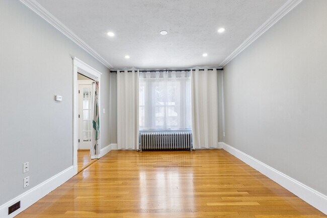 Building Photo - 241 Beech St