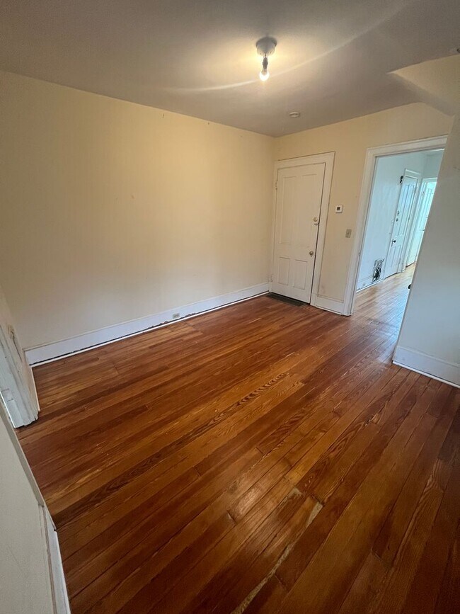 Building Photo - 3523 Clifton Ave