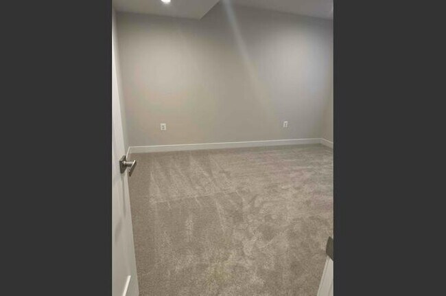Building Photo - 512 Rivers Edge Dr