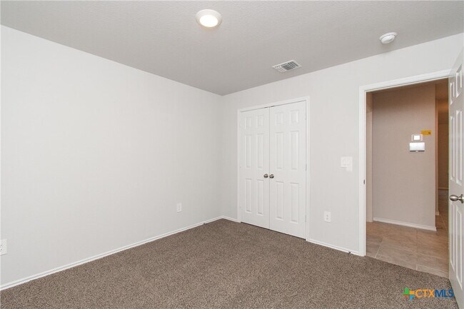 Building Photo - 2321 Aylesbury Dr