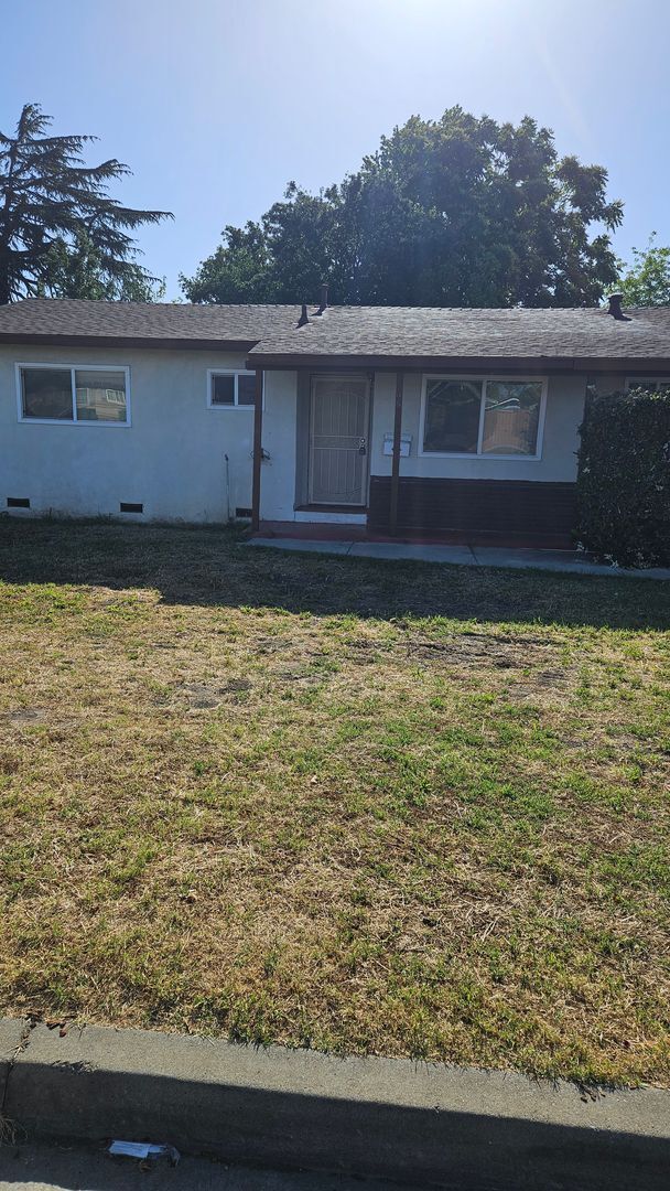 Building Photo - Affordable 3 Bedroom Home for $2100 Rent, $2100 Deposit, 1st Month Free with Lease!