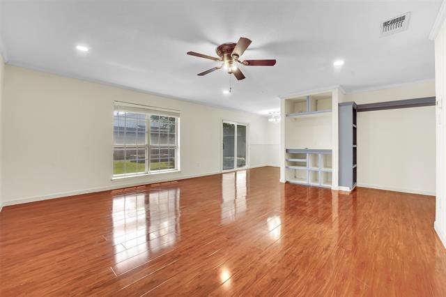 Building Photo - 710 W Embercrest Dr