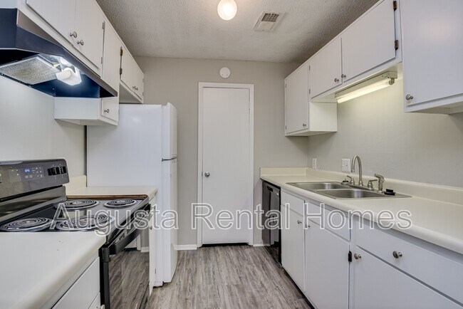 Building Photo - 2515 Center West Parkway - 10L