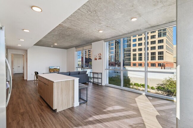 Building Photo - 222 E Jefferson St