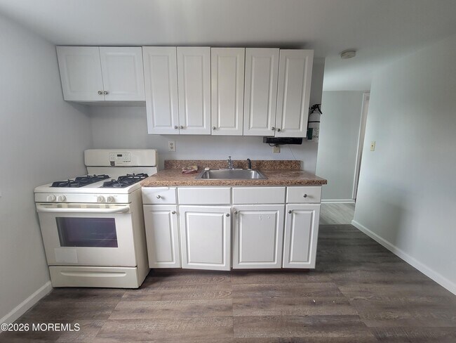 Building Photo - 38-40-40 Johnson Ln