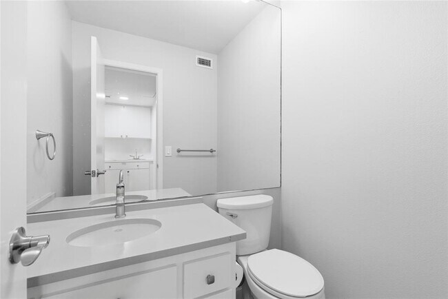 Building Photo - 48 Woodstone Square