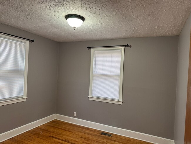 Building Photo - West Columbia