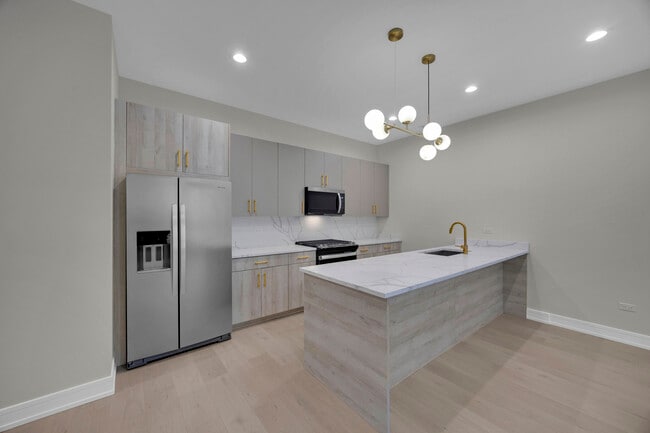 Building Photo - 4629 S Michigan Ave