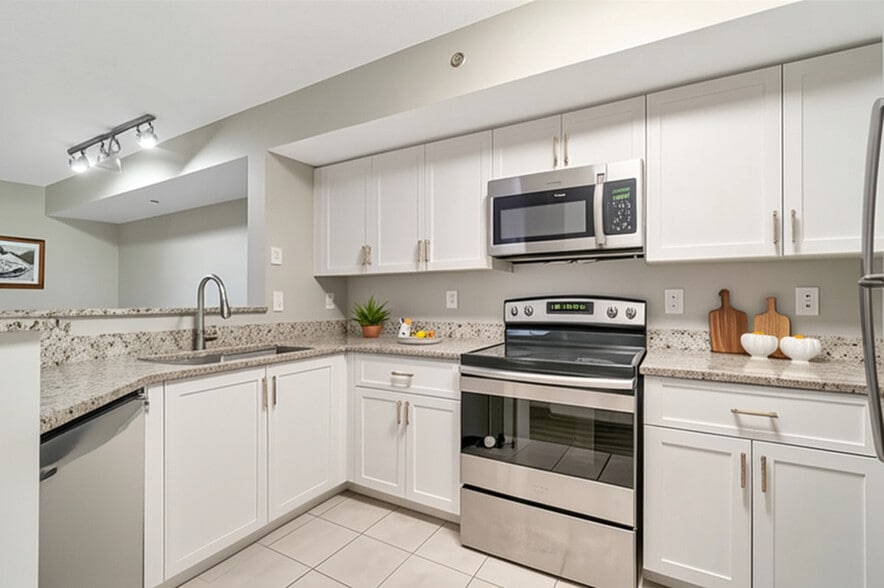 Kitchen - Advenir at Aventine