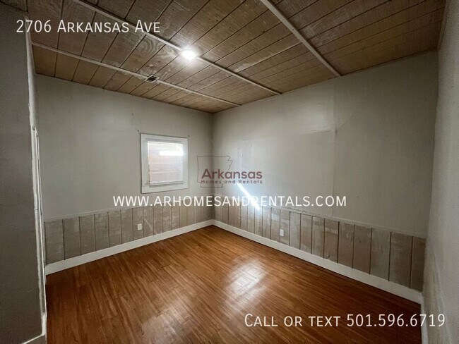 Building Photo - 2706 Arkansas Ave