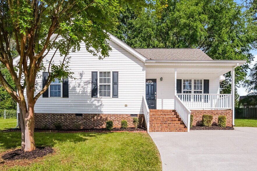 Primary Photo - 500 Jaffiley Ct