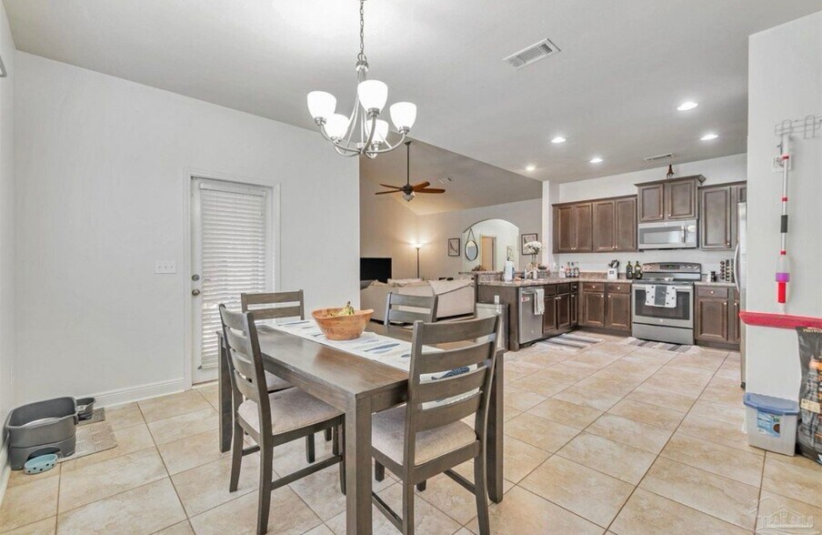 Building Photo - 5811 Rustic Ridge Cir