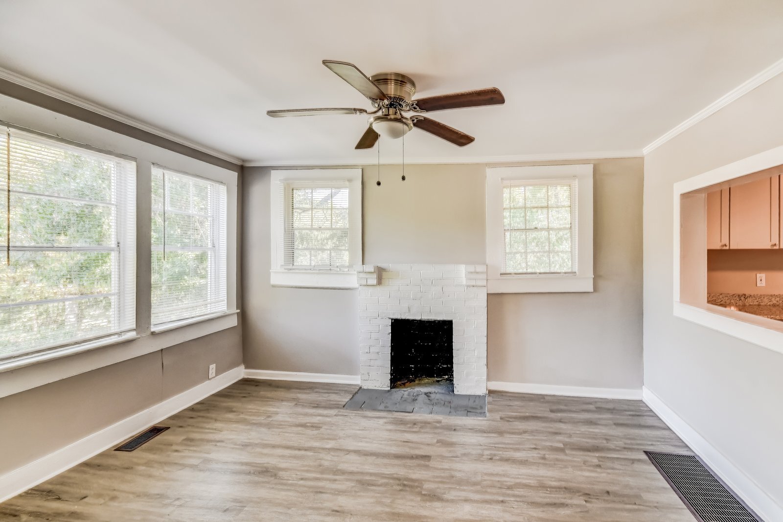 Building Photo - 907 47th Way S