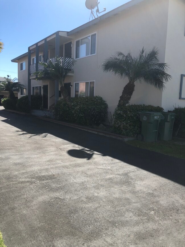 Building Photo - 11828 Eucalyptus Ave